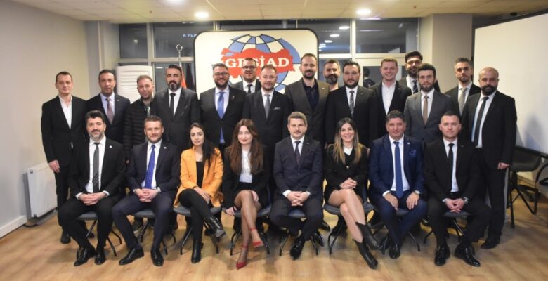 GESİAD’DA TOLGA PAPATYA OYBİRLİĞİ İLE GÜVEN TAZELEDİ