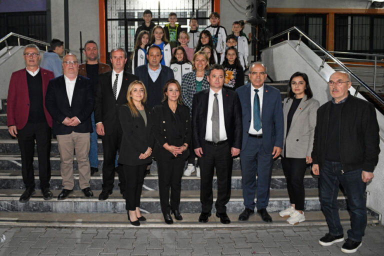 Yeşilova Mahallesi’nde 1000 kişilik iftar sofrası