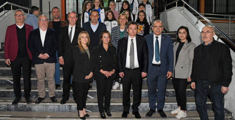 Yeşilova Mahallesi’nde 1000 kişilik iftar sofrası