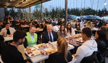 Başkan Şadi Özdemir gençlerle iftarda buluştu