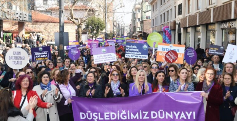 Kadınlar, düşledikleri dünyayı birlikte kurmak için yürüdü
