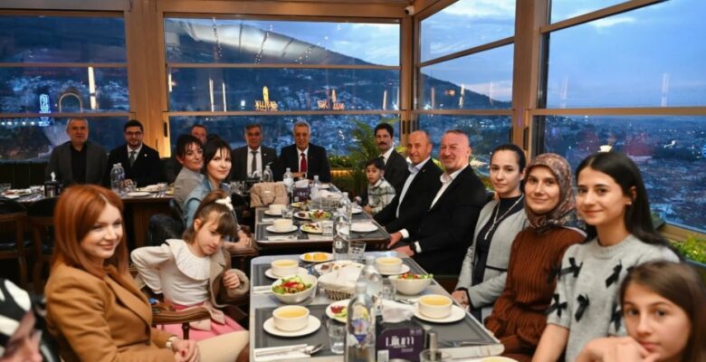 Karacabeyliler Ramazan’ın bereketini paylaştı