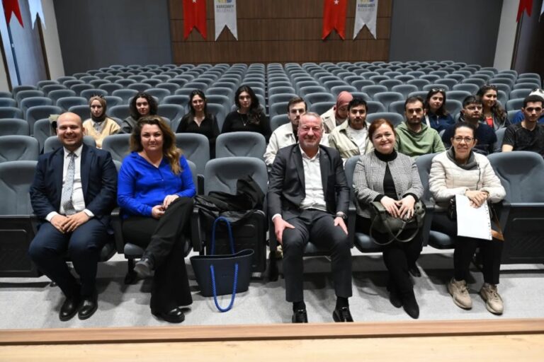Mimar öğrenciler Karacabey Belediyesi binasını tasarlayacak!