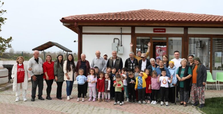 Minikler ve Büyükler Yaşlılar Haftası’nda Buluştu
