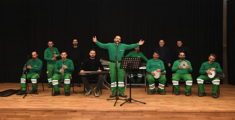 Temizlik işçileri kurdukları orkestra ile konser verecek