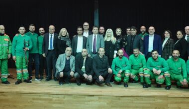 Temizlik işçileri bu kez kulakların pasını temizledi