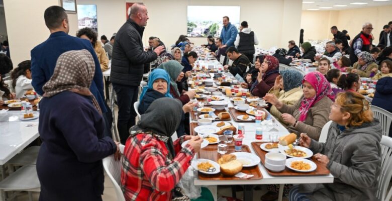 Karacabey Belediyesi’nin Ramazan ayı iftar programları başladı