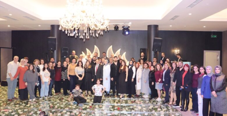 Yeni Sendika Bursa’dan gövde gösterisi! 500 sağlıkçı iftarda buluştu