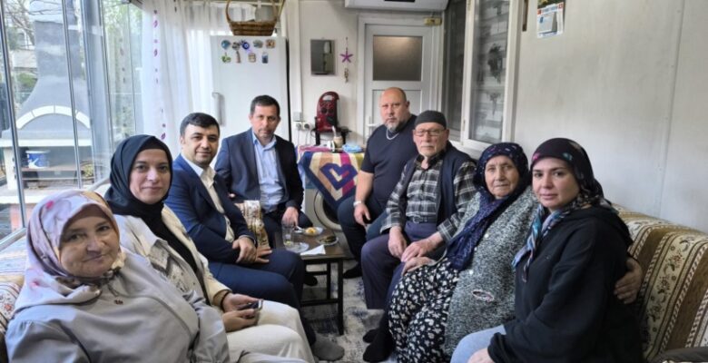 Ak Parti Gemlik’ten Şehit Ailelerine Bayram Ziyareti