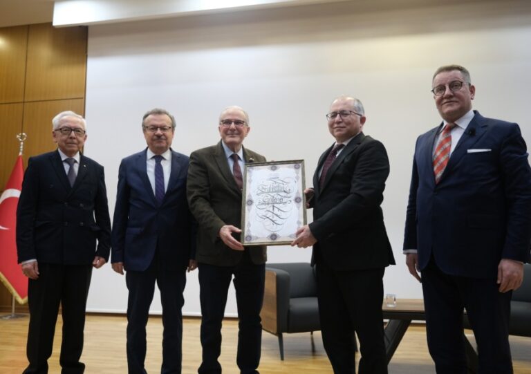Fahrettin Gülener Mudanya Üniversitesi’nde  Öğrencilere Tecrübelerini Aktardı