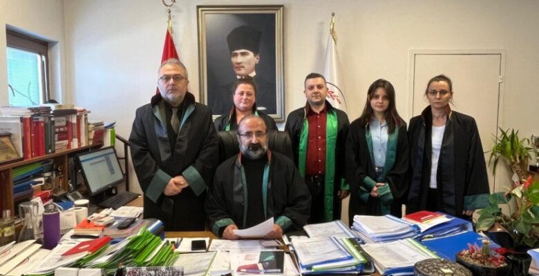 “Cezaevlerinde tutuklu ve hükümlüler,  yoğunluktan dolayı vardiya usulü uyuyor”