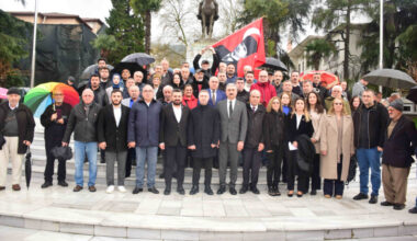 CHP Bursa “Çanakkale ruhu karanlığa boyun eğmeyenlerin ruhudur” CHP Bursa “Çanakkale ruhu karanlığa boyun eğmeyenlerin ruhudur”