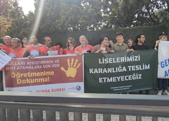 Eğitim İş’ten Anadolu Lisesi Önünde “Tasfiye Operasyonu” Eylemi