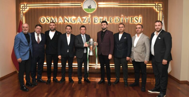 Bursaspor’un şampiyonluk kupası Osmangazi Belediyesi’nde