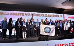 Gemlik Asım Kocabıyık MYO’ya “kalitede süreklilik” ödülü