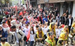 Osmangazi’de 23 Nisan coşkusu caddelere sığmadı