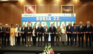 Bursa Kitap Fuarı kapılarını açtı