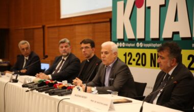 Bursa Kitap Fuarı’nda İznik’in tarihi zenginliği konuşuldu