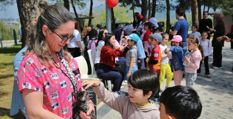 Çocuklara hayvan sevgisi aşılandı