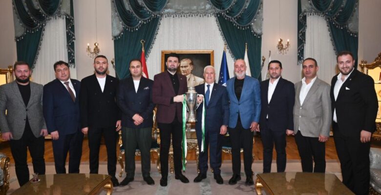Bursaspor Başkanı Enes Çelik’ten Başkan Mustafa Bozbey’e teşekkür ziyareti