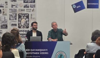 Bursa’da öğrencilerden ve mezunlardan öğretmenlere destek
