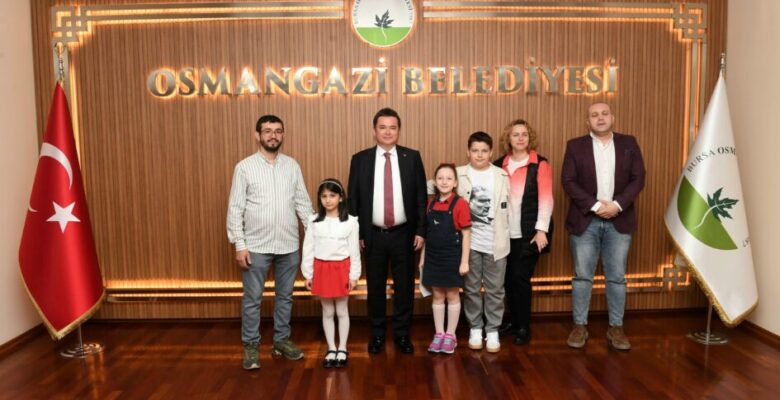 Başkan Aydın koltuğunu çocuklara devretti