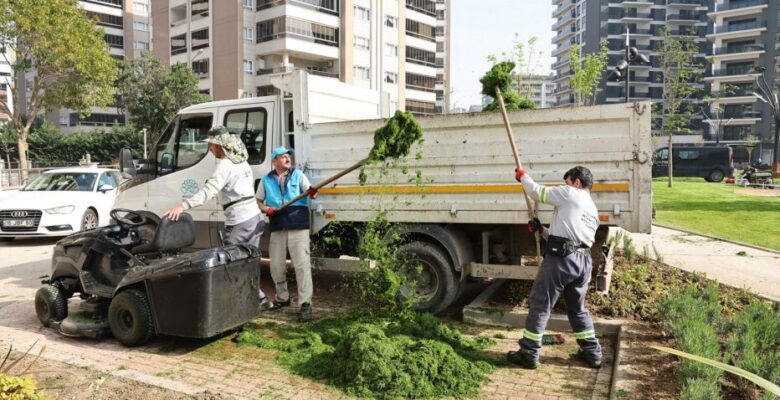Nilüfer’in parklarında bahar temizliği