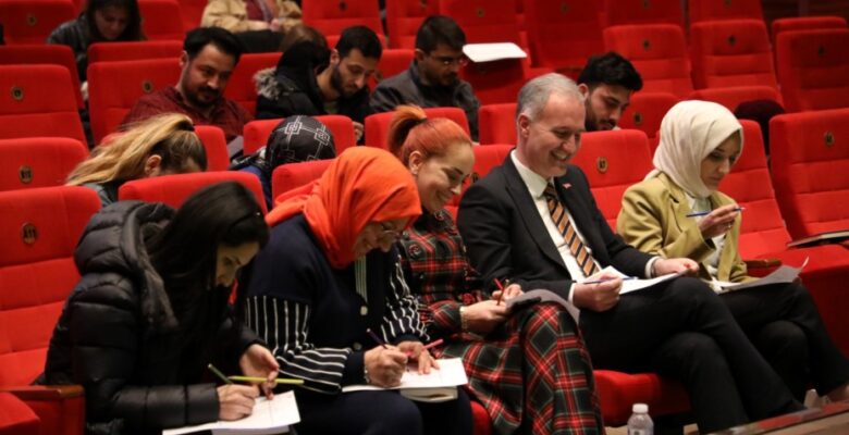 CEREN GÜNER MOGHADDAM “ÖĞRETİMDE HİKAYELEŞTİRMENİN” SIRLARINI İNEGÖL’DE ANLATTI