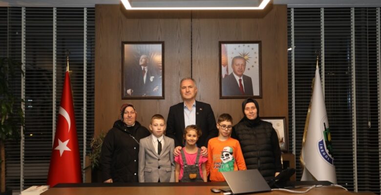BAŞKAN ALPER TABAN OTİZMLİ ÇOCUKLARLA BULUŞTU
