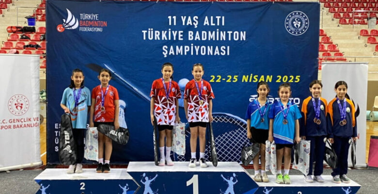 Osmangazi Belediyespor’un genç badmintoncuları göz doldurdu