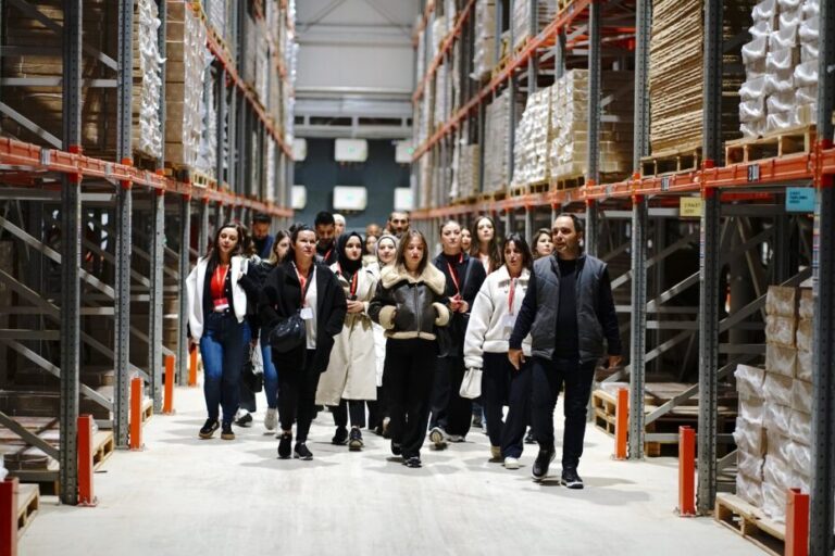 ÇİLEK, 2025 SATIŞ DANIŞMANI EĞİTİM PROGRAMINI BAŞLATTI