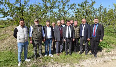 Başkan Erkan Aydın zirai don mağduru çiftçileri yalnız bırakmadı