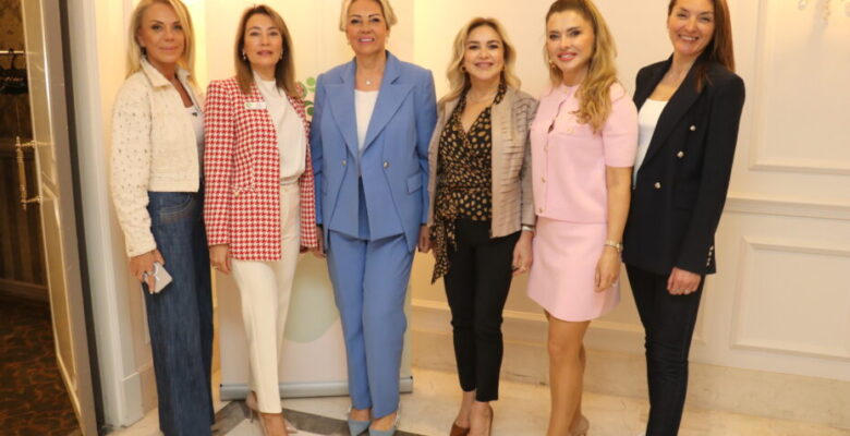 BURSA BUSADER’DE YENİ ÜYELERE ROZET TAKILDI