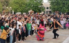 Nilüfer Belediyesi Halk Dansları Topluluğu Bulgaristan’da alkışları topladı