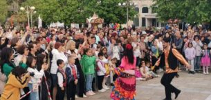 Nilüfer Belediyesi Halk Dansları Topluluğu Bulgaristan’da alkışları topladı
