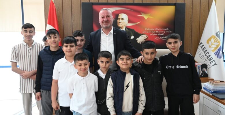 Başkan Karabatı her daim halkla içe içe