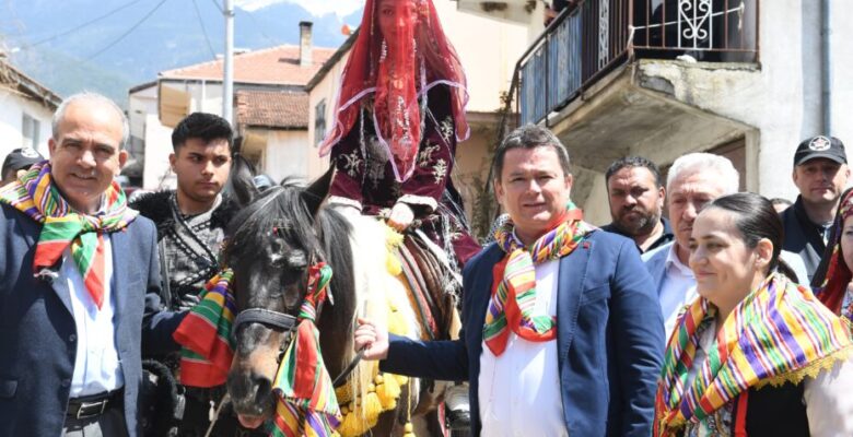 Asırlık köy düğünü Fetih Etkinlikleri’nde hayat buldu