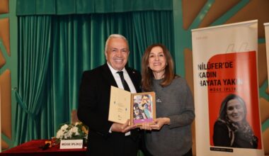 Yazar Müge İplikçi Nilüferli kadınlarla buluştu