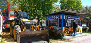 Meydanda Yaya Kaldırımı Genişliyor