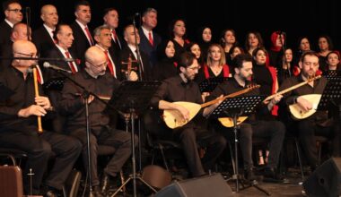 Nilüfer Türk Halk Müziği Korosu’ndan türkü şöleni