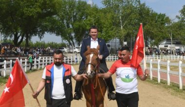 Osmangazi’de geleneksel rahvan at koşusu coşkusu