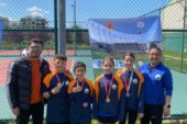 Osmangazi’nin genç raketleri kortta yıldızlaştı