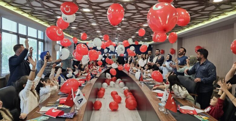 A Parti: “23 Nisan, bir ülkenin kaderini çocukların gözlerine yazdığı gün”