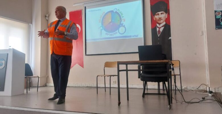 Öğretmenlere Temel Afet Bilinci ve Temel Arama Kurtarma Eğitimleri
