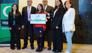 Düşünür Koleji 5.sınıf öğrencisi Melis Derin Eroğlu Bursa İl birincisi oldu.