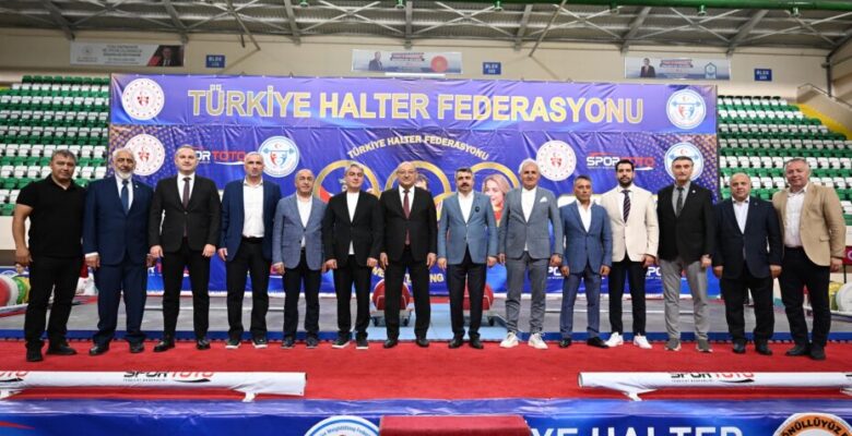 NAİM SÜLEYMANOĞLU SPOR KOMPLEKSİ’NDE HALTER RÜZGARI