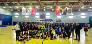BUÜ’nün hentbol takımı süper ligde