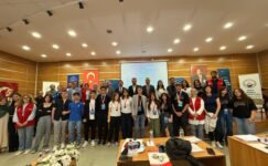 Türkiye Münazara Yarışmaları Bursa İl Finalleri Gemlik’te düzenlendi.