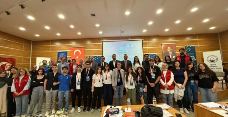 Türkiye Münazara Yarışmaları Bursa İl Finalleri Gemlik’te düzenlendi.