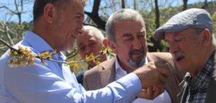 ORHAN SARIBAL: “ÇİFTÇİYE AKP ZULMÜ: TARLAYA BORÇ EKTİRDİ, ENKAZ BİÇTİRİYOR”